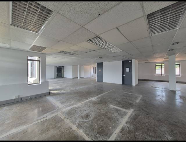 390M² OFFICE TO LET IN HYDE PARK